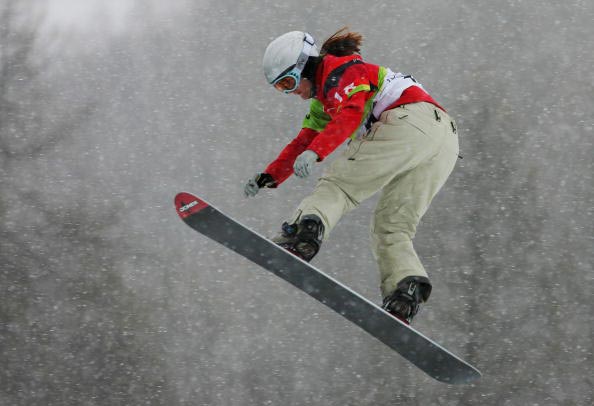 图文-女子单板滑雪越野赛 英国选手侧身飞翔_综合体育_NIKE新浪竞技风暴_新浪网